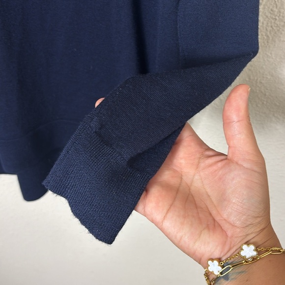 J. Crew 100% Merino Wool Oversized Vneck Pullover Sweater Navy Blue size XXS - Picture 4 of 7